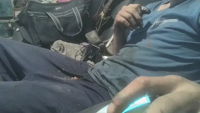 Snapshot of robeaulieu02 chatting on 10-12-25, 02:27 robeaulieu02 online show from 10-12-25, 02:27