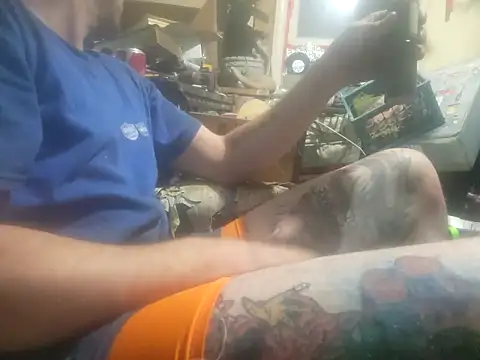 Snapshot of robeaulieu02 chatting on 10-19-25, 08:37 robeaulieu02 online show from 10-19-25, 08:37