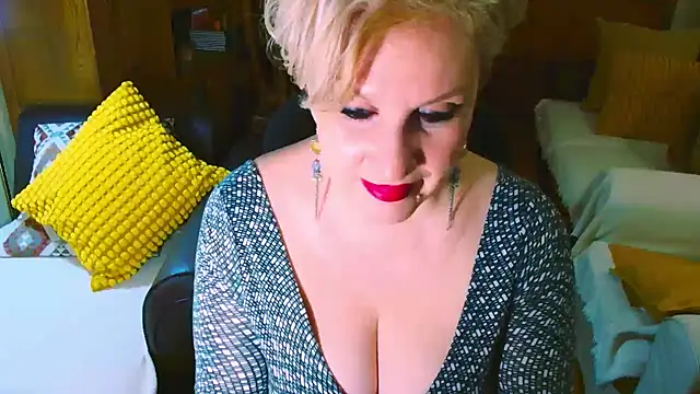 Snapshot of GattonaBiondona chatting on 01-28-25, 09:30 GattonaBiondona online show from 01-28-25, 09:30