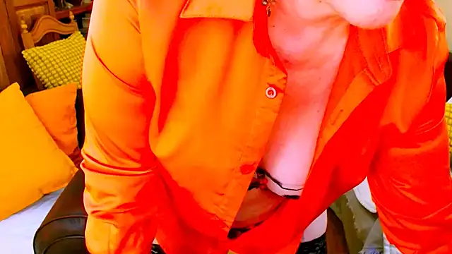 Snapshot of GattonaBiondona chatting on 10-18-25, 08:04 GattonaBiondona online show from 10-18-25, 08:04