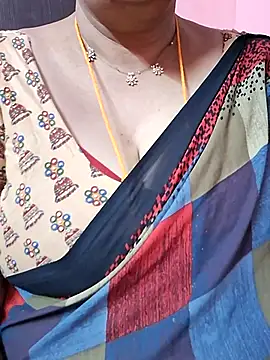 Snapshot of ananya956 chatting on 06-18-26, 06:24 ananya956 online show from 06-18-26, 06:24