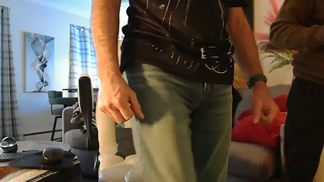 Snapshot of Towndude123 chatting on 02-09-25, 10:11 Towndude123 online show from 02-09-25, 10:11