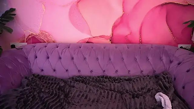 MagicPeachh  online show from 11-21-25, 06:56