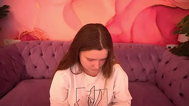 MagicPeachh  online show from 11-28-25, 07:22