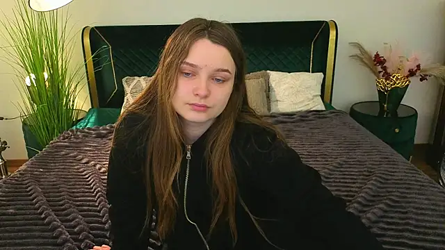 MagicPeachh  online show from 04-10-26, 05:34