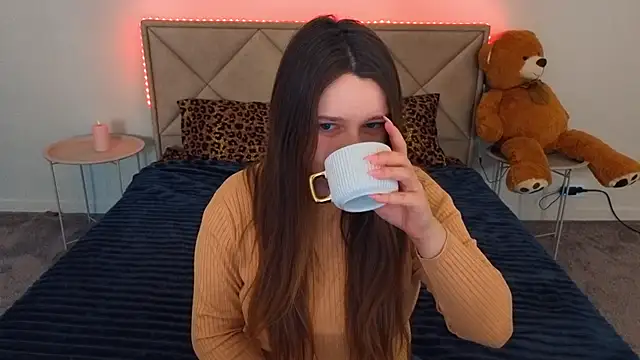 MagicPeachh  online show from 04-27-26, 05:49