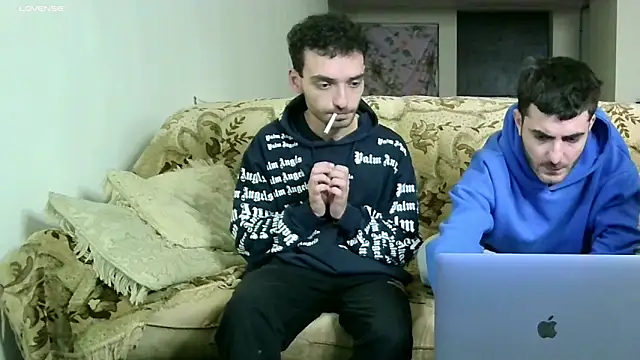 Snapshot of Barney_Tedd chatting on 12-24-24, 03:26 Barney Tedd online show from 12-24-24, 03:26