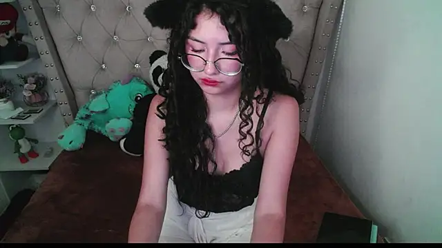 CherieCurl online show from 11-22-25, 06:07