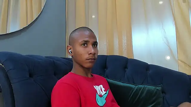 Snapshot of Ethan_Fox11 chatting on 01-14-25, 01:49 Ethan Fox11 online show from 01-14-25, 01:49