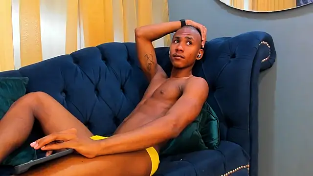 Snapshot of Ethan_Fox11 chatting on 01-29-25, 05:02 Ethan Fox11 online show from 01-29-25, 05:02