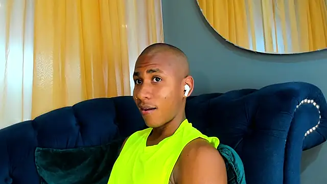 Snapshot of Ethan_Fox11 chatting on 03-18-25, 02:26 Ethan Fox11 online show from 03-18-25, 02:26