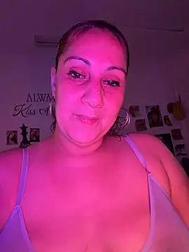 Snapshot of DeeLight124 chatting on 07-16-26, 05:57 DeeLight124 online show from 07-16-26, 05:57