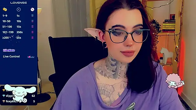 Snapshot of Dixi_Pixi_ chatting on 01-05-25, 11:48 Dixi Pixi online show from 01-05-25, 11:48