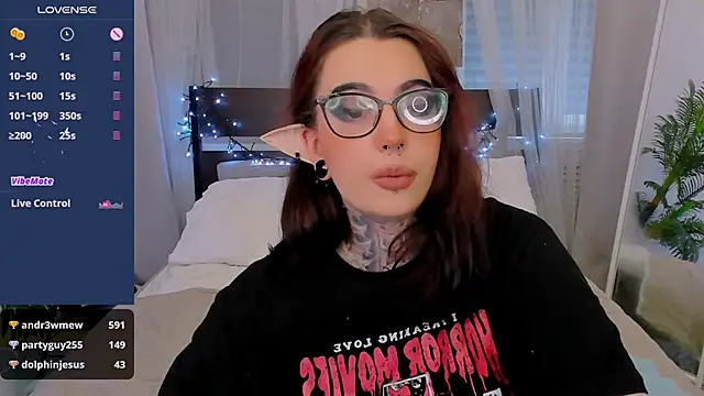 Snapshot of Dixi_Pixi_ chatting on 01-11-25, 08:43 Dixi Pixi online show from 01-11-25, 08:43