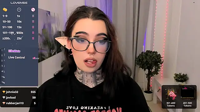 Snapshot of Dixi_Pixi_ chatting on 01-12-25, 08:36 Dixi Pixi online show from 01-12-25, 08:36