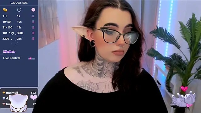 Snapshot of Dixi_Pixi_ chatting on 01-19-25, 08:39 Dixi Pixi online show from 01-19-25, 08:39