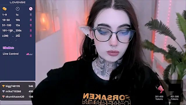 Snapshot of Dixi_Pixi_ chatting on 01-24-25, 11:37 Dixi Pixi online show from 01-24-25, 11:37