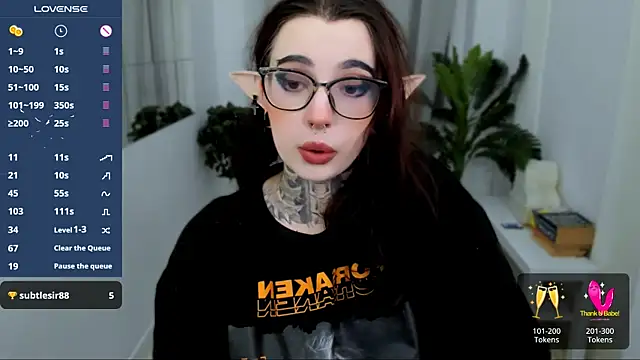 Snapshot of Dixi_Pixi_ chatting on 02-06-25, 10:37 Dixi Pixi online show from 02-06-25, 10:37