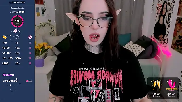 Snapshot of Dixi_Pixi_ chatting on 02-21-25, 05:46 Dixi Pixi online show from 02-21-25, 05:46