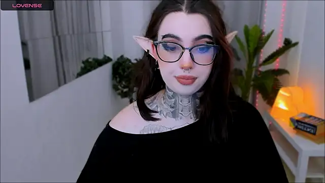 Snapshot of Dixi_Pixi_ chatting on 02-28-25, 05:37 Dixi Pixi online show from 02-28-25, 05:37