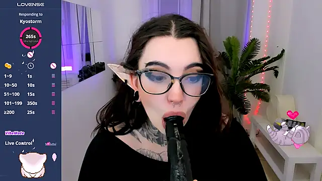 Snapshot of Dixi_Pixi_ chatting on 03-13-25, 12:13 Dixi Pixi online show from 03-13-25, 12:13