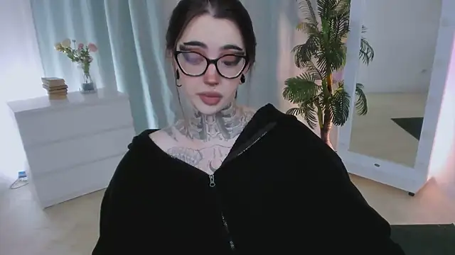 Snapshot of Dixi_Pixi_ chatting on 06-18-26, 05:41 Dixi Pixi online show from 06-18-26, 05:41