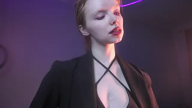 ginger hugs online show from 10-24-25, 10:06