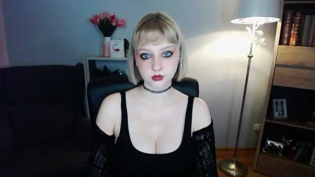 Snapshot of MadelineLust chatting on 09-28-25, 01:27 MadelineLust online show from 09-28-25, 01:27