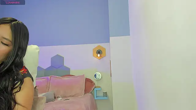 Chloe fischer  online show from 04-18-26, 03:16