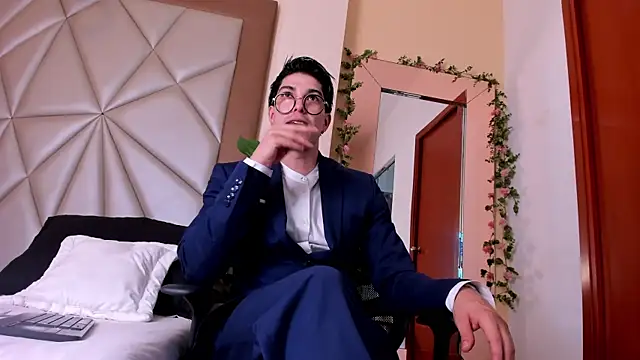 Snapshot of Karimferrer chatting on 01-16-26, 08:35 Karimferrer online show from 01-16-26, 08:35