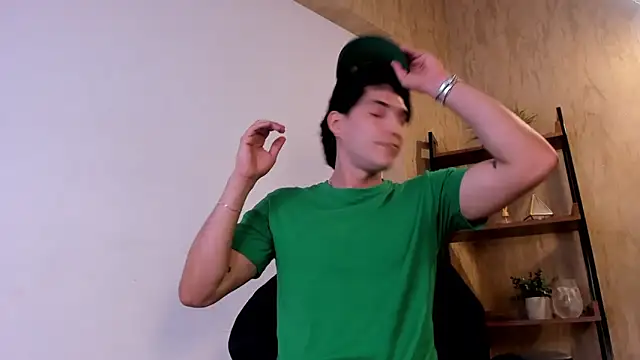 Snapshot of Karimferrer chatting on 02-04-26, 03:34 Karimferrer online show from 02-04-26, 03:34