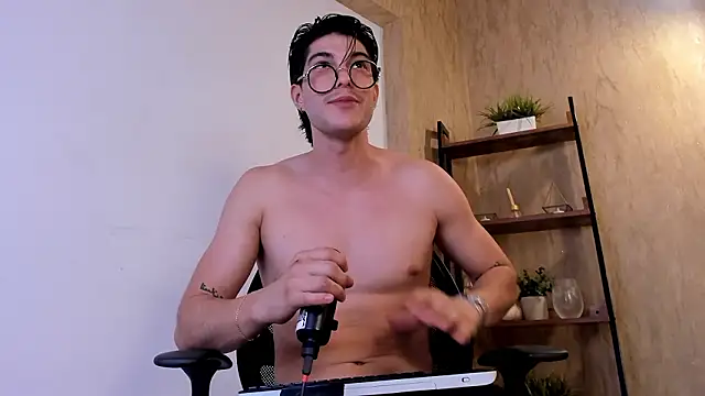 Snapshot of Karimferrer chatting on 02-06-26, 09:51 Karimferrer online show from 02-06-26, 09:51