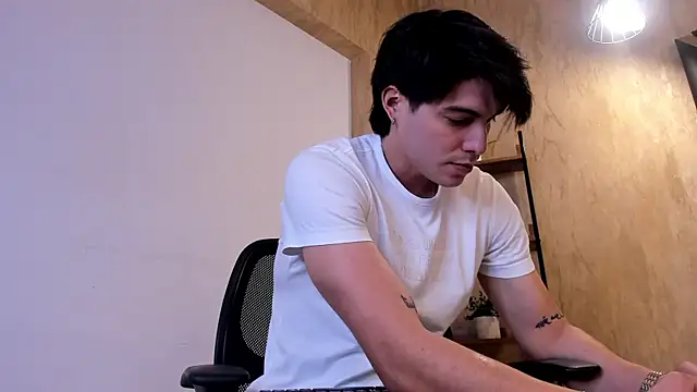 Snapshot of Karimferrer chatting on 02-07-26, 07:39 Karimferrer online show from 02-07-26, 07:39