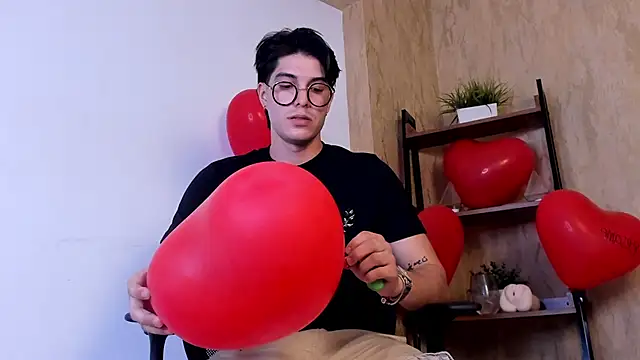 Snapshot of Karimferrer chatting on 02-15-26, 03:58 Karimferrer online show from 02-15-26, 03:58