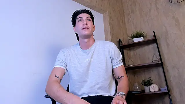 Snapshot of Karimferrer chatting on 02-16-26, 03:35 Karimferrer online show from 02-16-26, 03:35