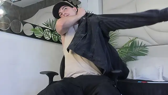 Snapshot of Karimferrer chatting on 02-20-26, 04:31 Karimferrer online show from 02-20-26, 04:31