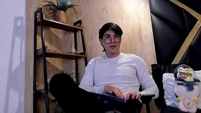 Snapshot of Karimferrer chatting on 02-25-26, 04:00 Karimferrer online show from 02-25-26, 04:00