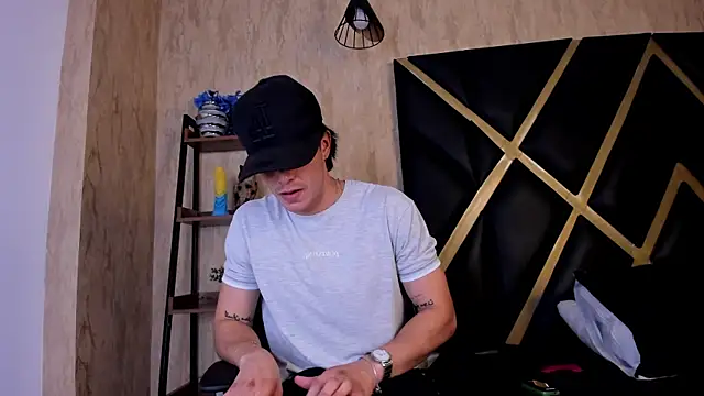 Karimferrer online show from 04-11-26, 08:18