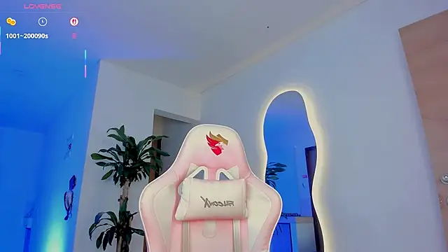 Snapshot of Pretty_Mariangel chatting on 10-21-25, 06:25 Pretty Mariangel online show from 10-21-25, 06:25