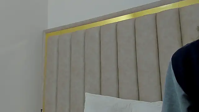 FreyaMoller online show from 10-07-25, 07:55