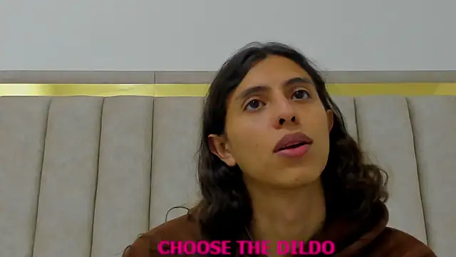 FreyaMoller online show from 11-21-25, 08:07