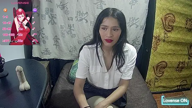 Snapshot of Hanha00 chatting on 04-30-26, 03:51 Hanha00 online show from 04-30-26, 03:51