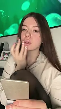 Snapshot of Kimi_Ass chatting on 04-21-26, 11:27 Kimi Ass online show from 04-21-26, 11:27