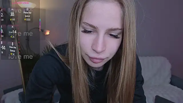 Snapshot of Elis_Fox chatting on 04-28-26, 10:20 Elis Fox online show from 04-28-26, 10:20