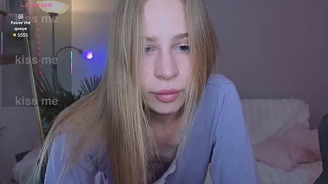 Snapshot of Elis_Fox chatting on 04-30-26, 10:10 Elis Fox online show from 04-30-26, 10:10