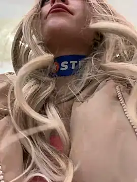 Snapshot of Times__Square chatting on 12-28-24, 08:16 Times Square online show from 12-28-24, 08:16