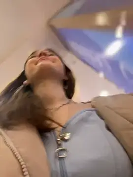 Snapshot of Times__Square chatting on 01-16-25, 09:05 Times Square online show from 01-16-25, 09:05