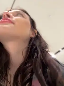 Snapshot of Times__Square chatting on 02-03-25, 08:24 Times Square online show from 02-03-25, 08:24