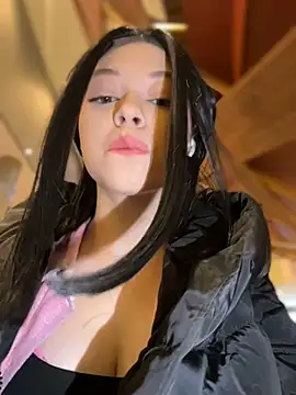 Snapshot of Times__Square chatting on 02-05-25, 06:02 Times Square online show from 02-05-25, 06:02