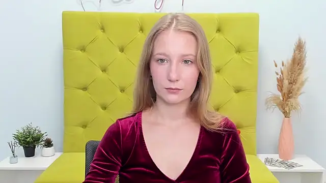 LolaWilsons online show from 04-09-26, 08:20